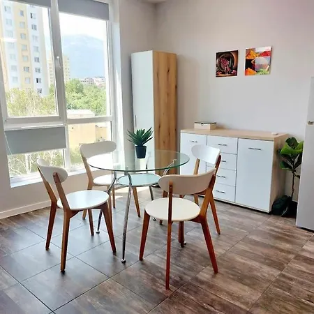 Apartment Maxim White Student 1bdr *